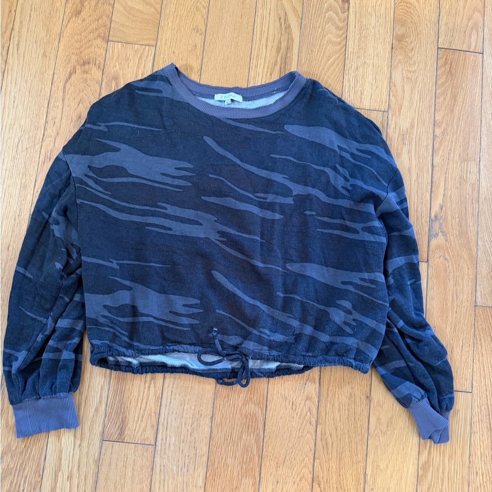 Z Supply Charcoal and Heather Gray camo lightweight sweatshirt top